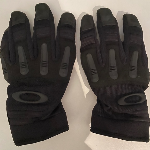 Oakley Accessories Oakley Gloves Poshmark